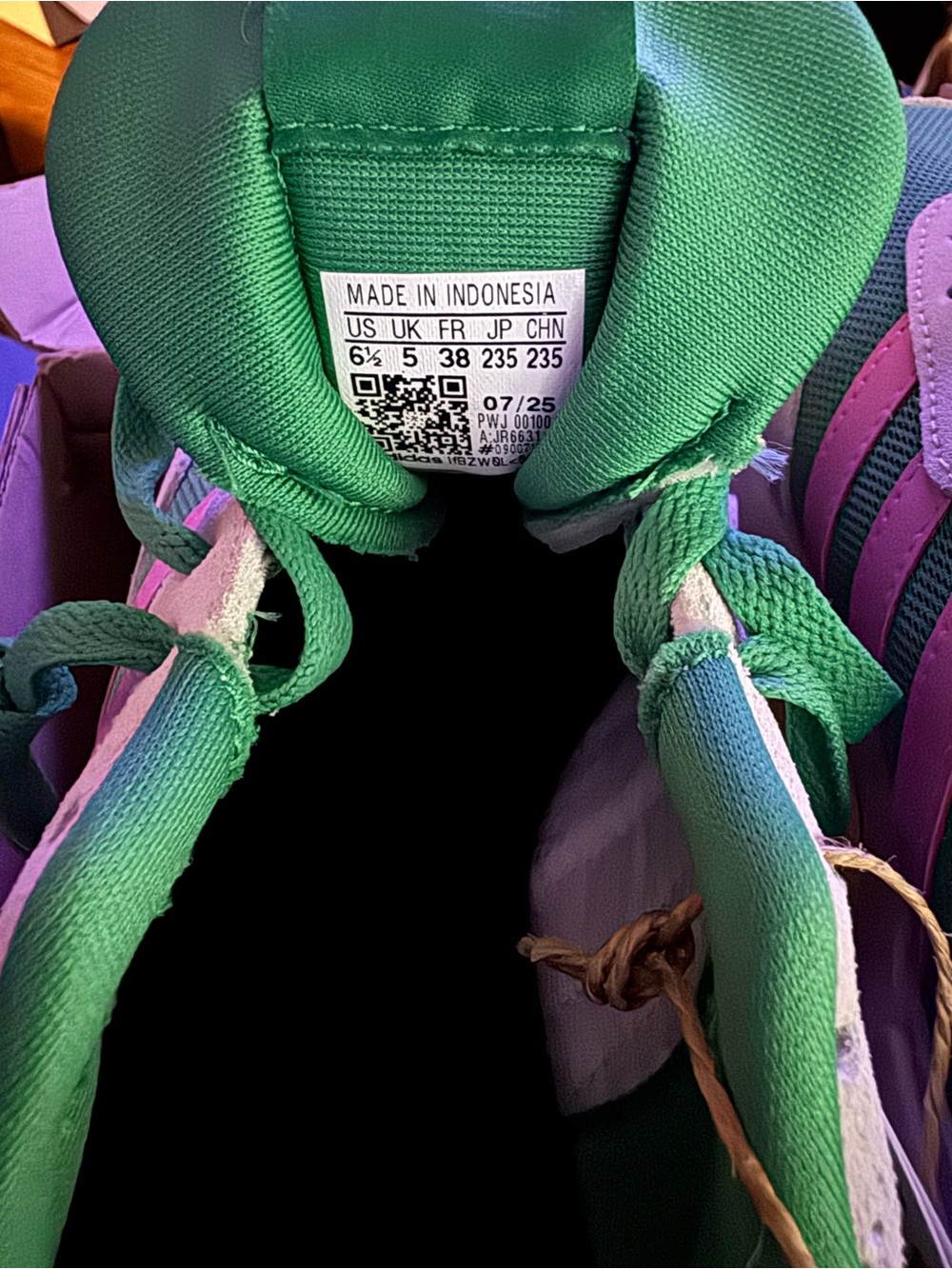Adidas Run 60’s 4.0 RETO‼️Sz 6.5 Green and Pink Classic Low-Top Sneakers - Picture 4 of 10